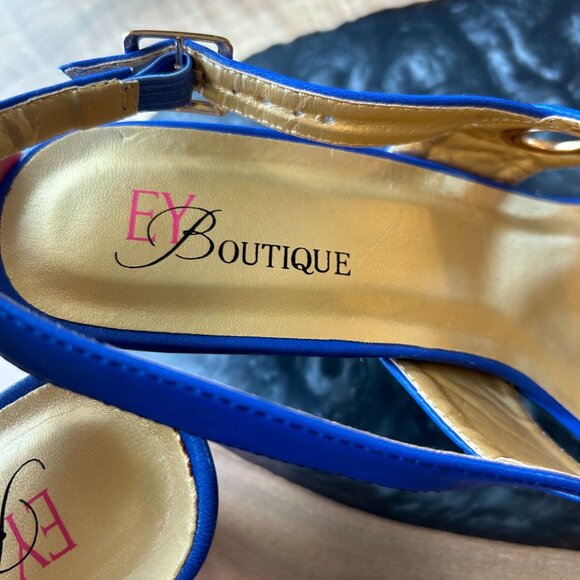 EY Boutique Strappy Blue Sandal Gold Grommets and Trim Size 11W - Picture 10 of 11